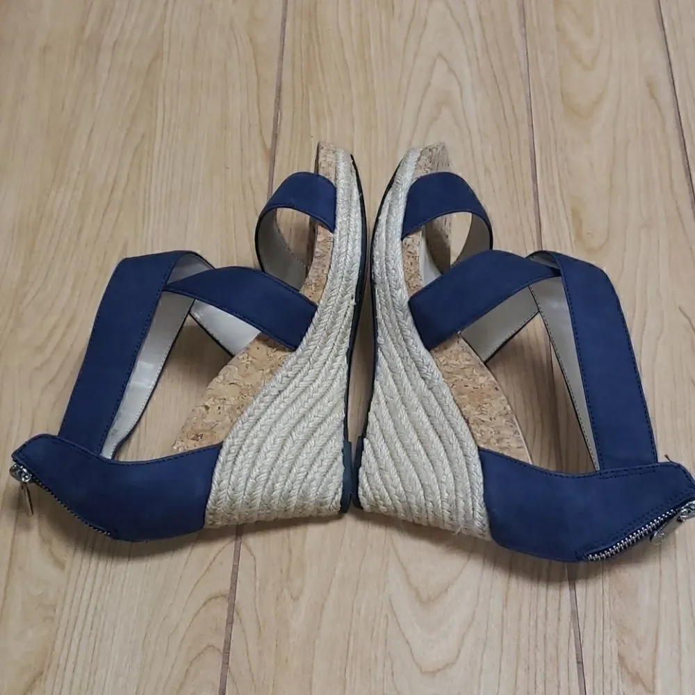 ADRIENNE VITTADINI NAVY BLUE STRAPPY ESPADRILLES, SIZE 9 - NEW